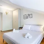 Hostdomus - Lagrange Luxury Apartamento
