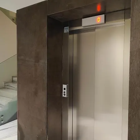 Apartment Hostdomus - Lagrange Luxury