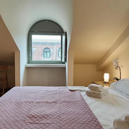 Hostdomus - Lagrange Luxury