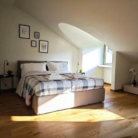 Apartment Hostdomus - Lagrange Luxury *