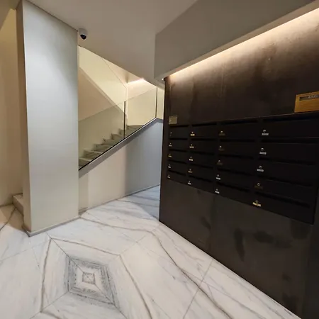 Hostdomus - Lagrange Luxury Apartment *