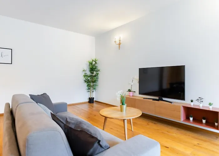 Appartement Hostdomus - Lagrange Luxury