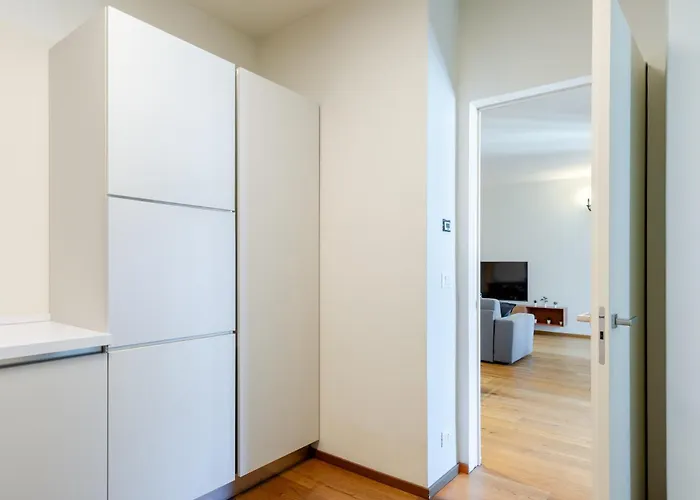 Hostdomus - Lagrange Luxury Apartment *