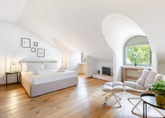 Apartment Hostdomus - Lagrange Luxury *