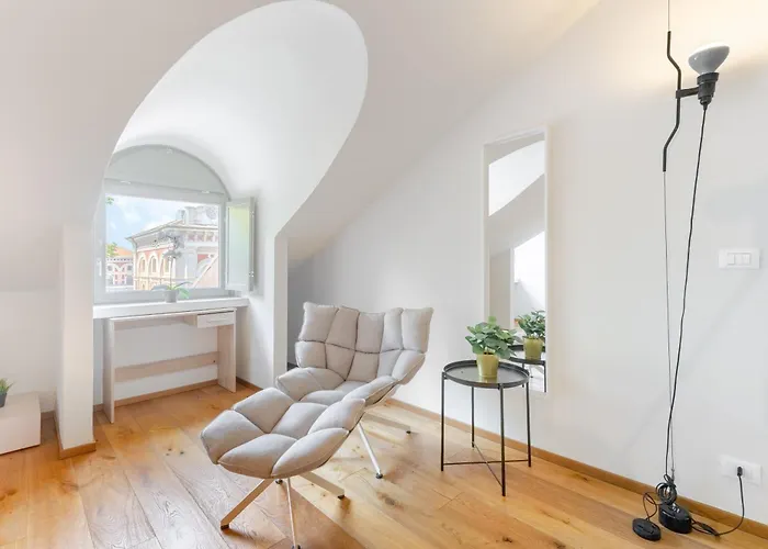 Appartement Hostdomus - Lagrange Luxury *