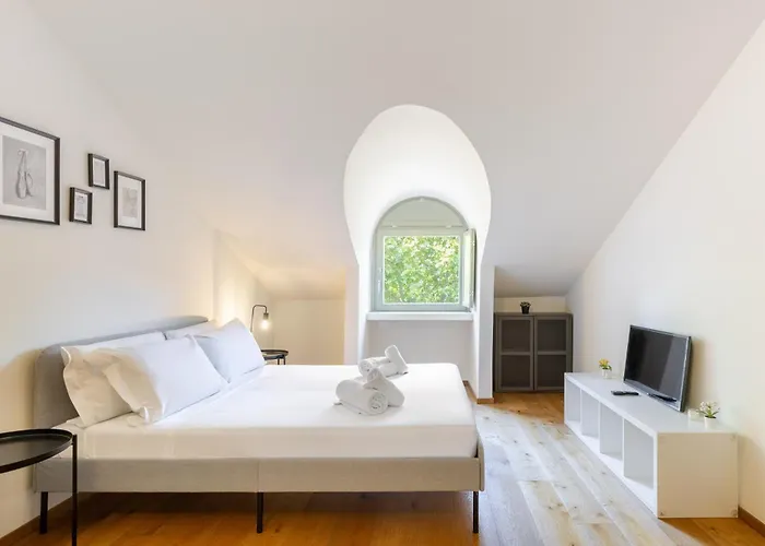 Hostdomus - Lagrange Luxury * Turijn