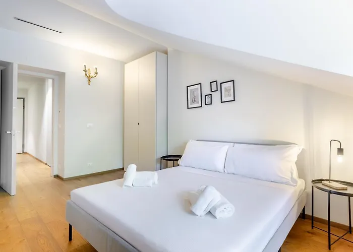 Hostdomus - Lagrange Luxury Appartement