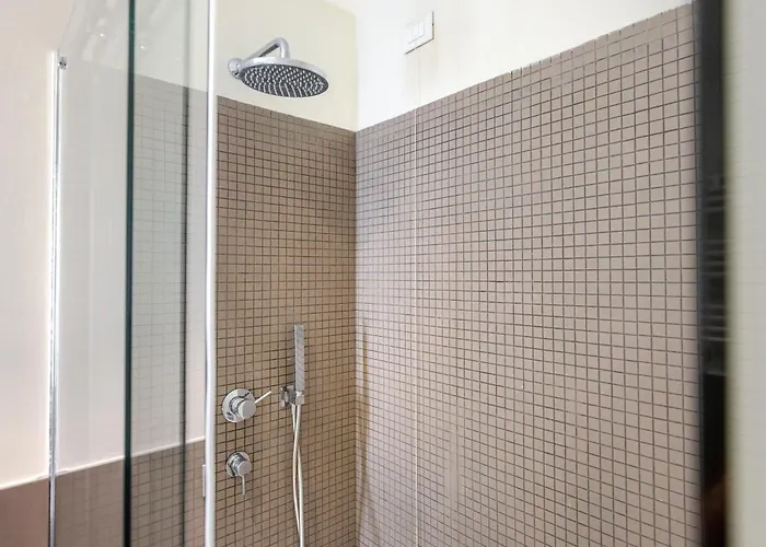 Hostdomus - Lagrange Luxury Appartement