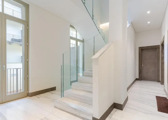 Hostdomus - Lagrange Luxury Apartment *