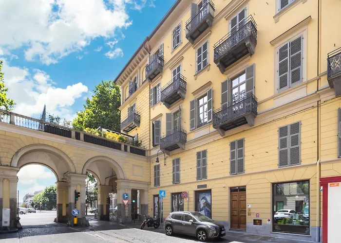 Hostdomus - Lagrange Luxury Apartment