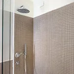 Hostdomus - Lagrange Luxury Apartamento