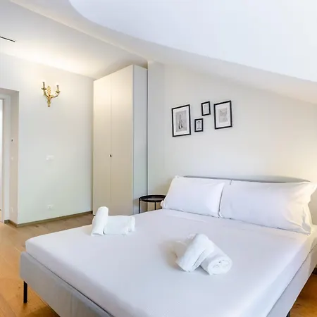 Hostdomus - Lagrange Luxury شقة