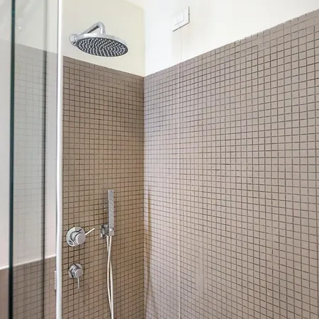 Hostdomus - Lagrange Luxury شقة