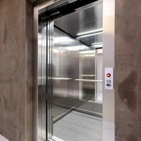 Hostdomus - Lagrange Luxury شقة